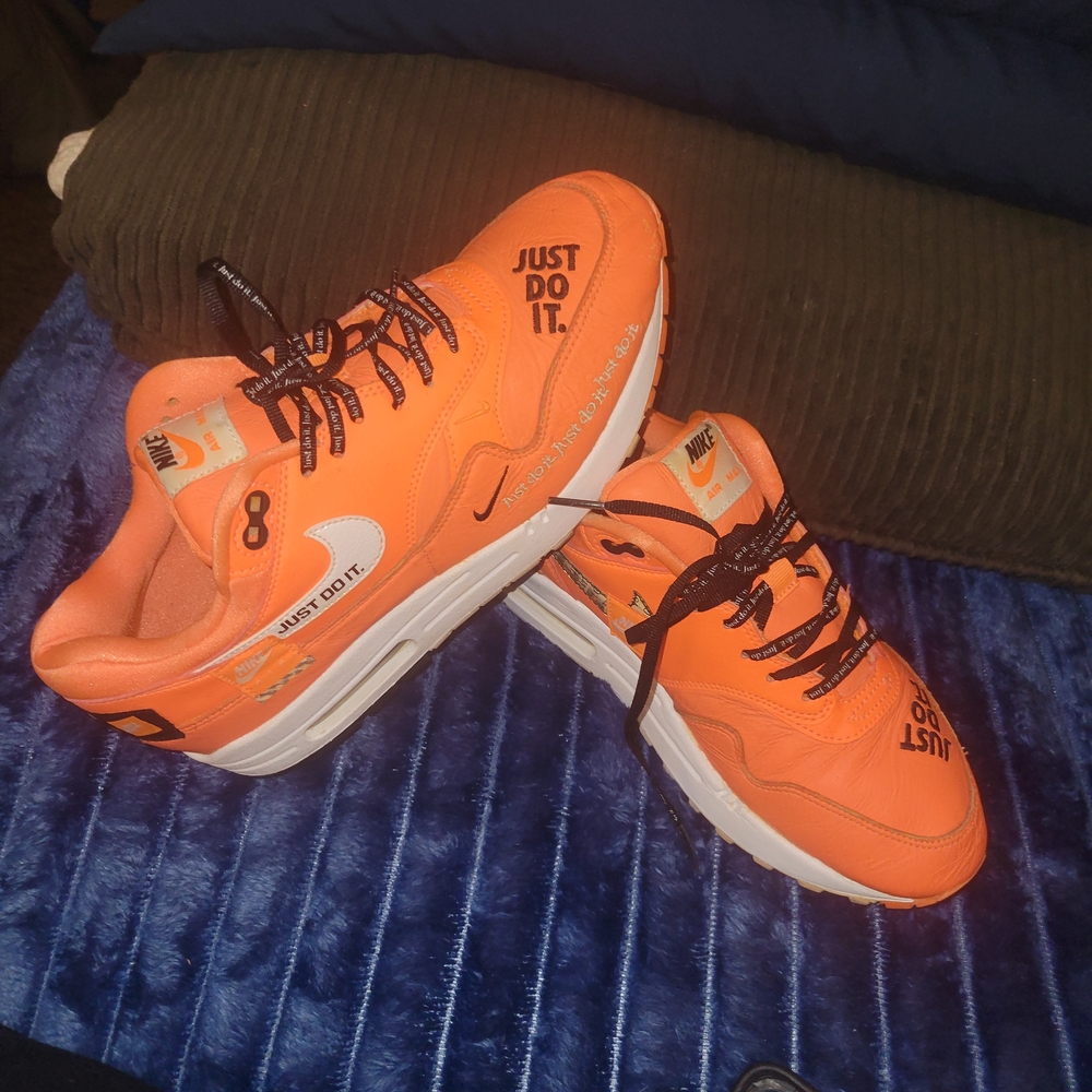 Nike Air Max Orange Sneakers - Picture 4 of 7